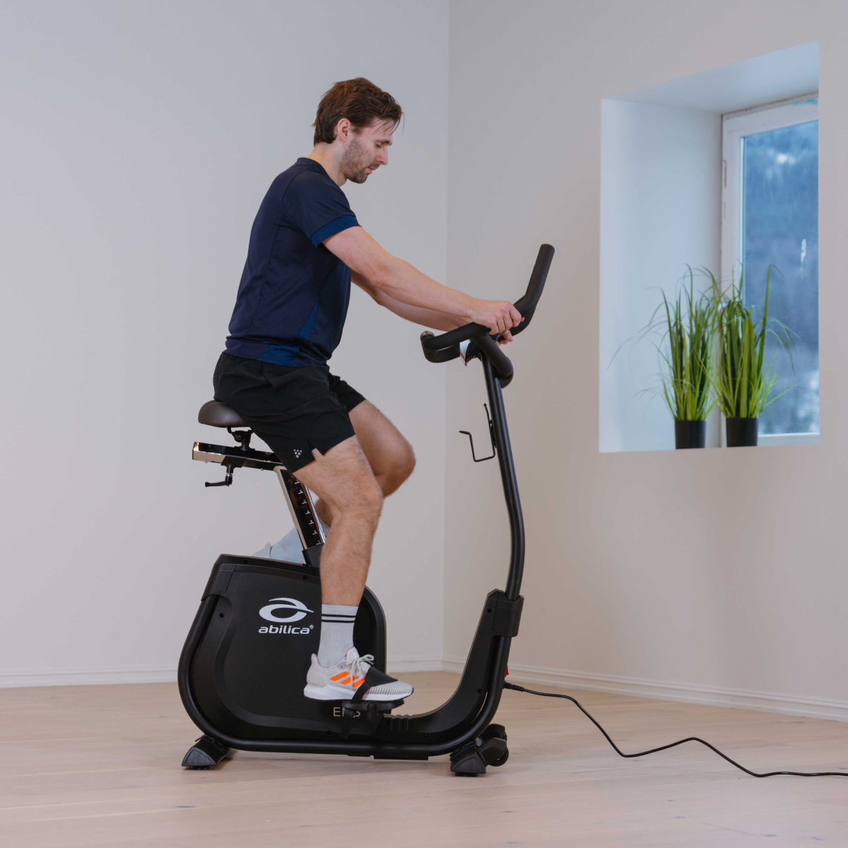 Premium Voyage EMS Motionscykel