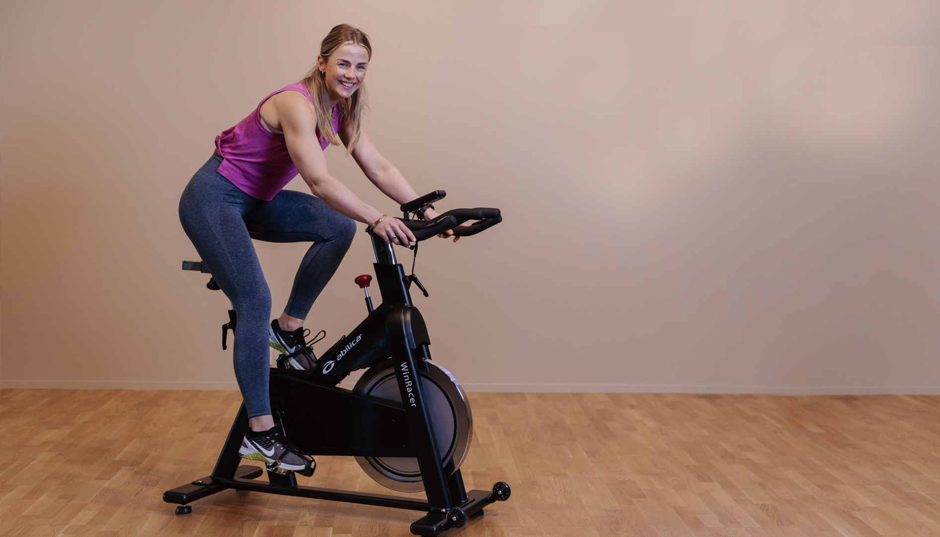Motionscykel eller spinningcykel - hvilken skal du vælge?